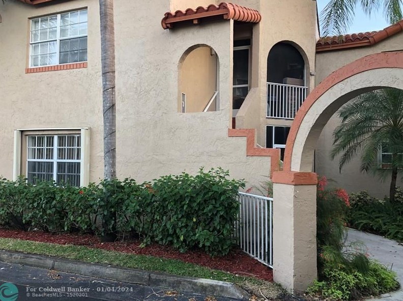 8734 Sw 3rd St #103, Hollywood, FL 33025