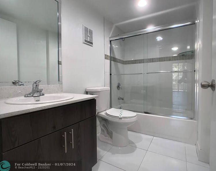 18335 Nw 68th Ave #750-512, Hialeah, FL 33015