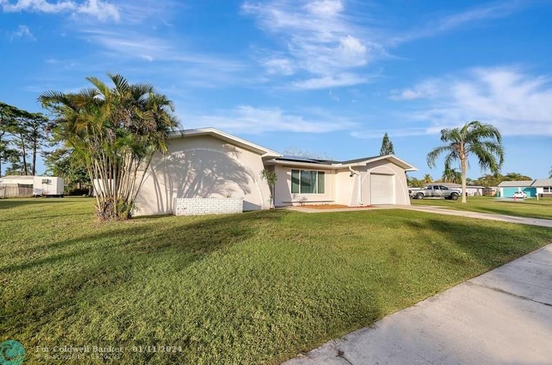 201 Dabney Dr, Fort Pierce FL  34983-2050 exterior