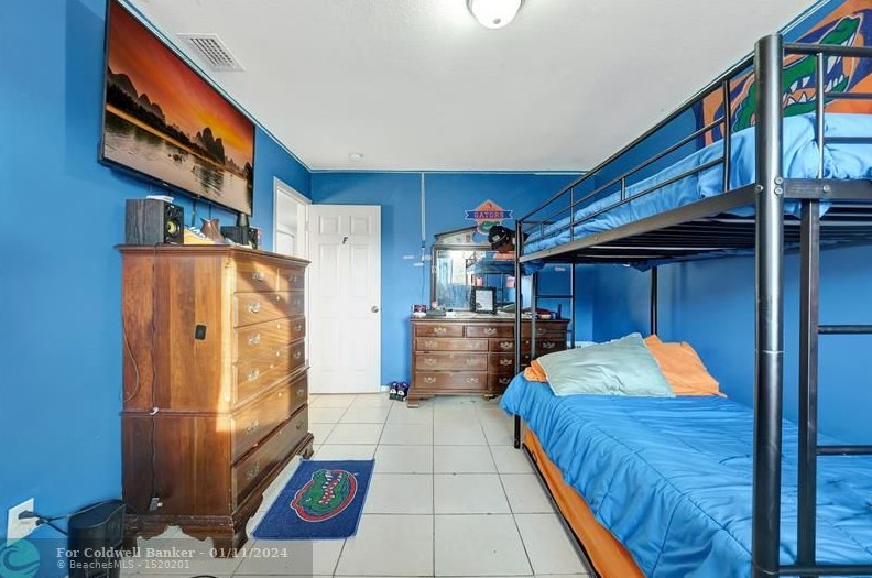 201 Dabney Dr, Fort Pierce FL  34983-2050 exterior