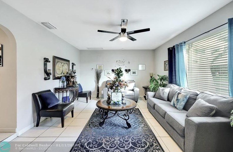 201 Dabney Dr, Fort Pierce FL  34983-2050 exterior