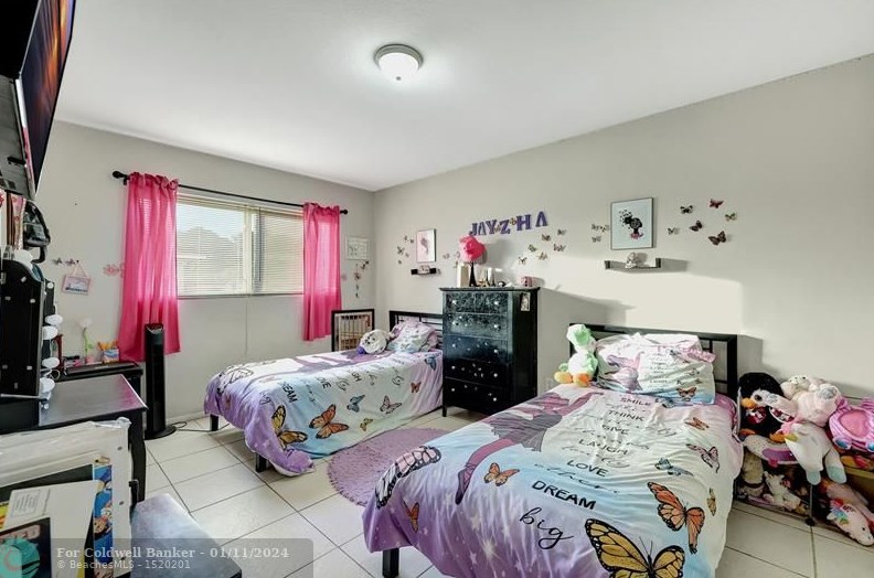 201 Dabney Dr, Fort Pierce FL  34983-2050 exterior