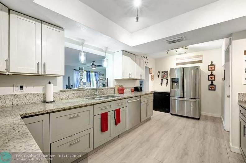 201 Dabney Dr, Fort Pierce FL  34983-2050 exterior