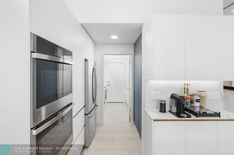 6550 Somerset Cir, Boca Raton FL  33496-4021 exterior