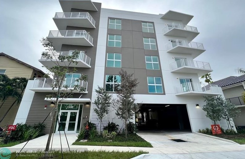 1938 Jackson St #203, Hollywood, FL 33020