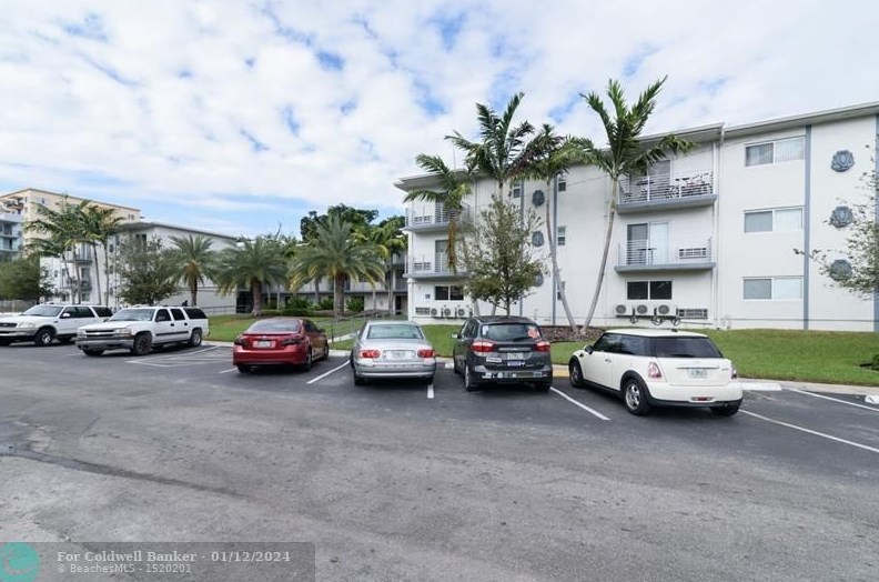 1525 Ne 125th St #102, Miami, FL 33161