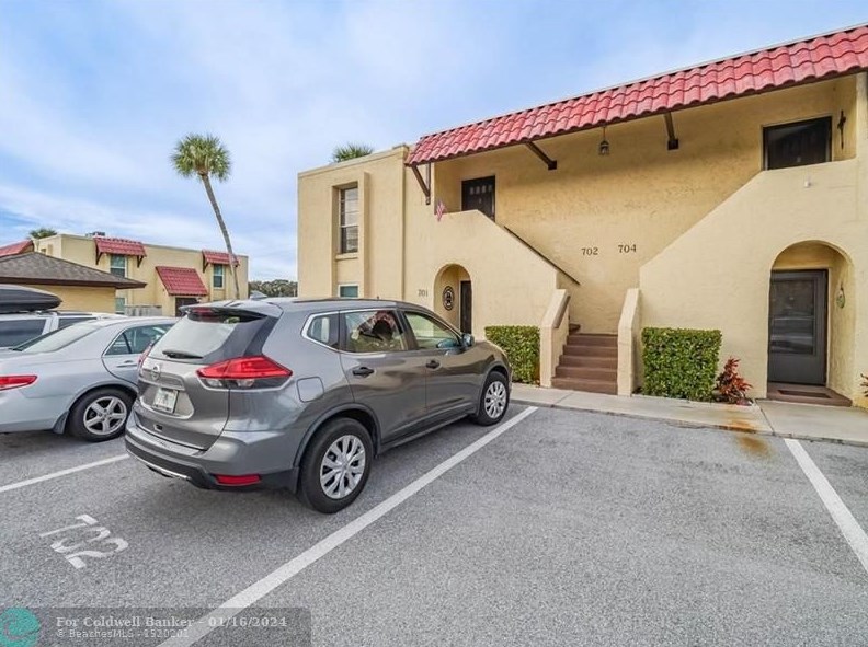 835 18th St #702, Vero Beach, FL 32960