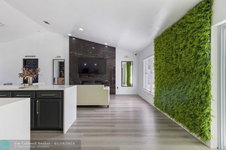 2062 Larchmont Ln, Fort Pierce FL  34984-4337 exterior