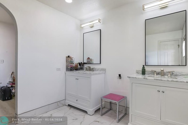 2062 Larchmont Ln, Fort Pierce FL  34984-4337 exterior