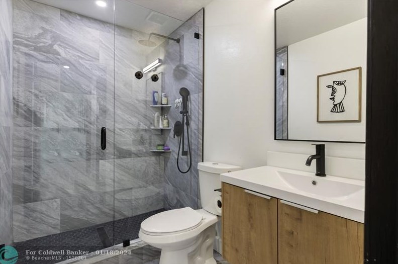 2062 Larchmont Ln, Fort Pierce FL  34984-4337 exterior