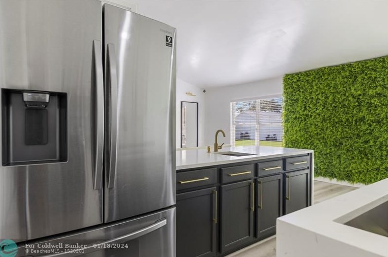 2062 Larchmont Ln, Fort Pierce FL  34984-4337 exterior