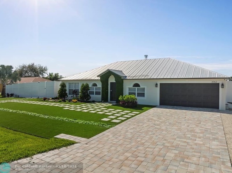 2062 Larchmont Ln, Fort Pierce FL  34984-4337 exterior