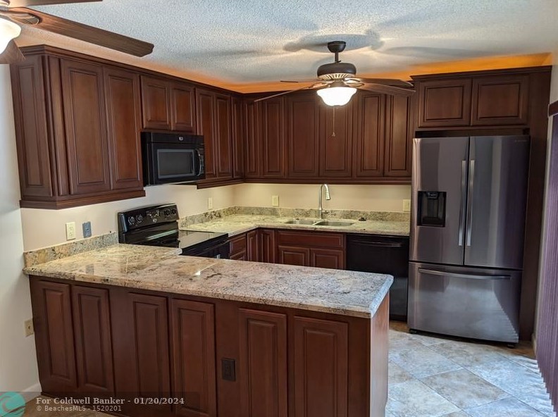4097 Wimbledon Dr, Hollywood, FL 33026-1142
