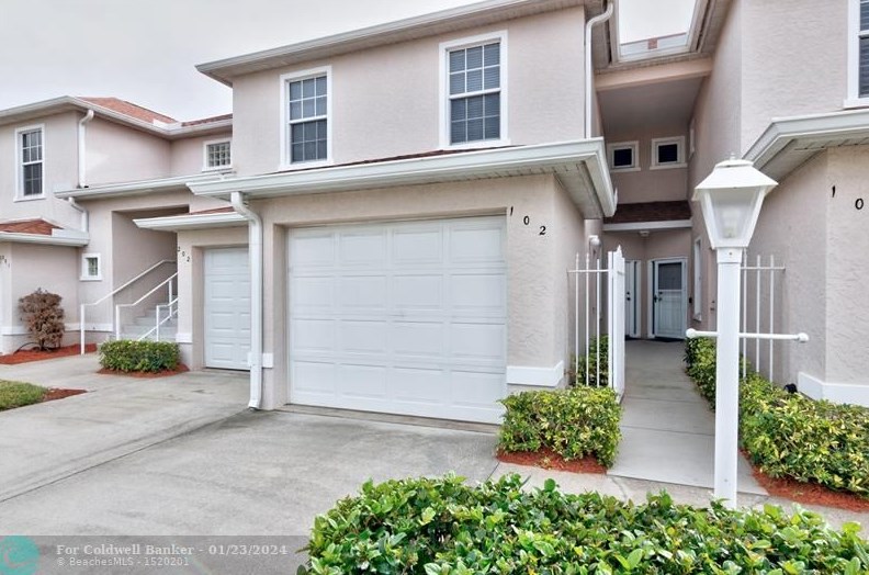 235 Grand Royale Cir, Vero Beach, FL 32962-0855