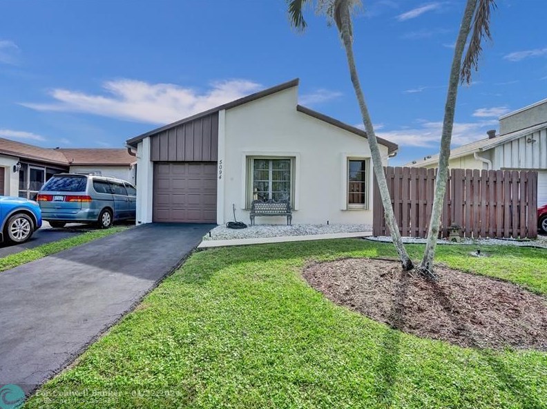 5094 Mirror Lakes Blvd, Boynton Beach, FL 33472-1214