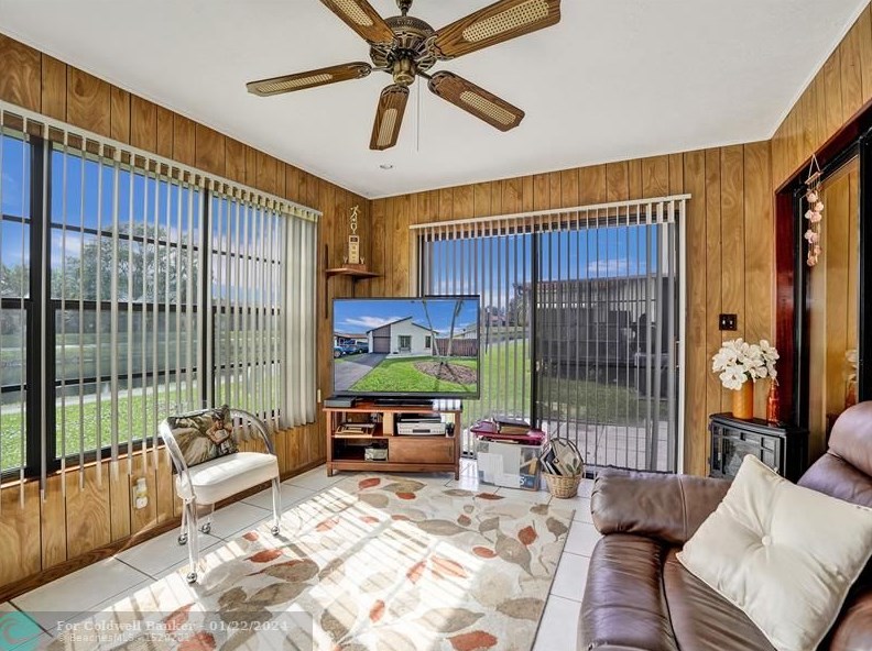 5094 Mirror Lakes Blvd, Boynton Beach FL  33472-1214 exterior