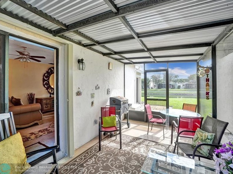 5094 Mirror Lakes Blvd, Boynton Beach FL  33472-1214 exterior