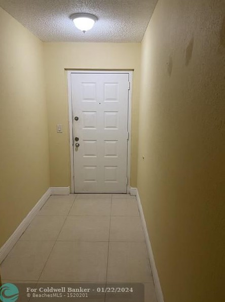 8205 Lake Dr #403, Miami, FL