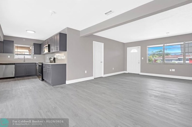 2280 Gulfstream Dr, Hollywood, FL 33023-3533