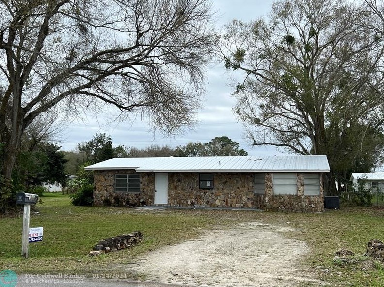 1940 6th St, Okeechobee FL  34972-2413 exterior