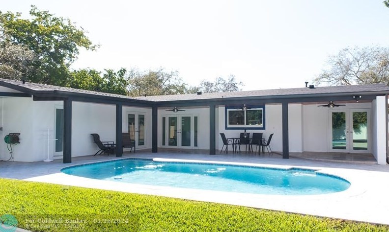 495 Ne 142nd St, Miami, FL 33161