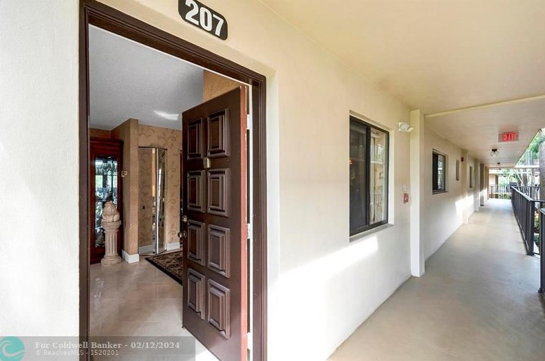 5370 Las Verdes Cir #207, Delray Beach, FL 33484