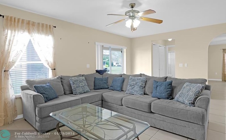 118 Morgan Cir, Sebastian, FL 32958-6484