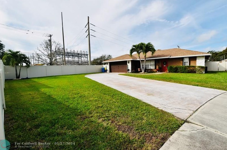 1326 W Indies Way, Lake Worth, FL 33462