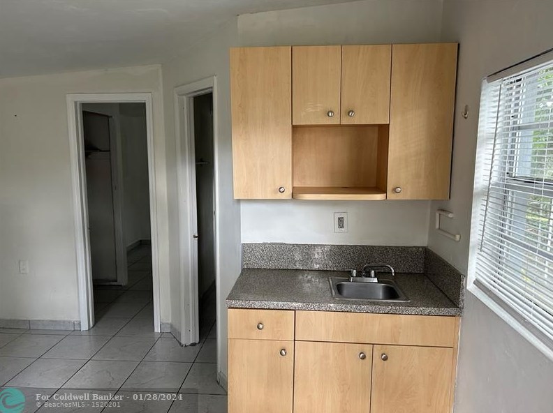 12920 Westview Dr #4, Miami, FL 33167