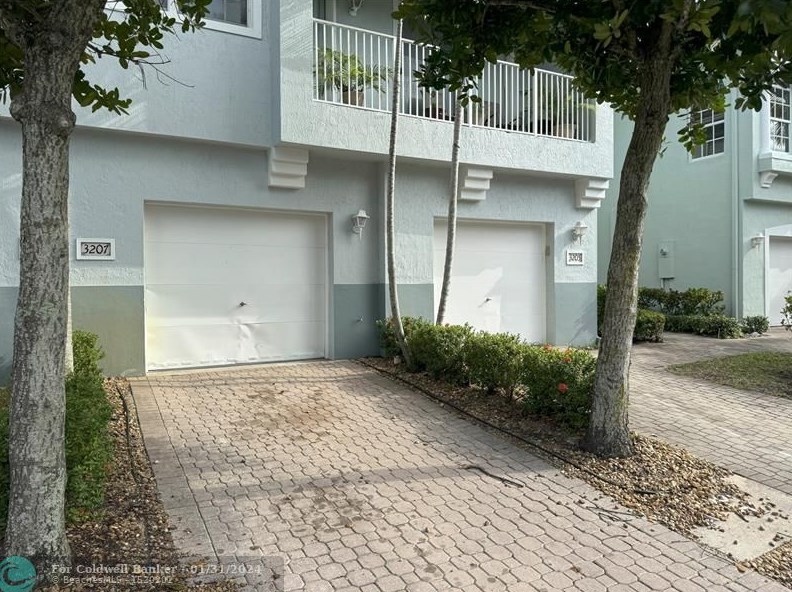 3207 Laurel Ridge Cir, West Palm Beach, FL 33404-1842