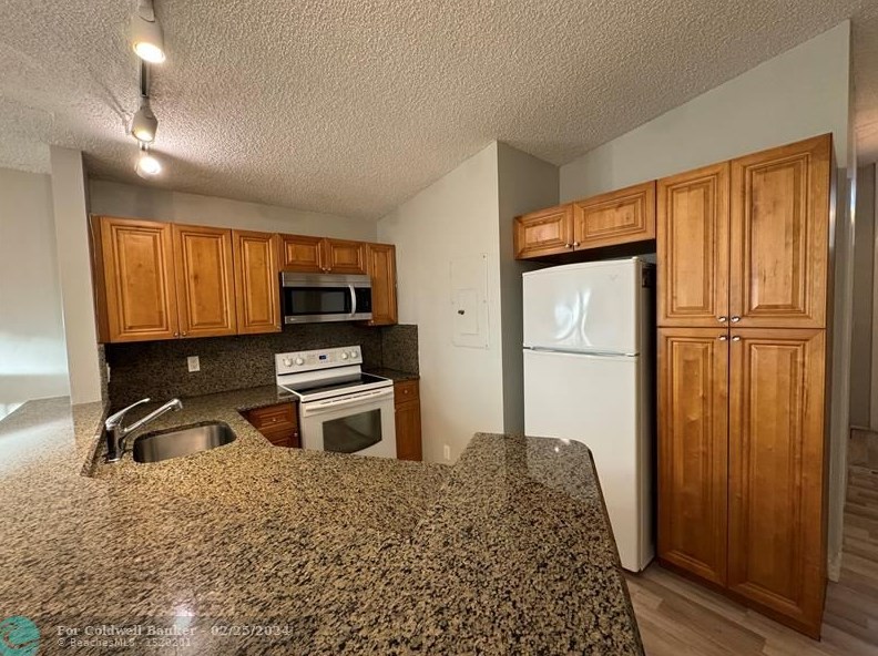 22281 Whistling Pines Ln, Boca Raton FL  33428-3841 exterior