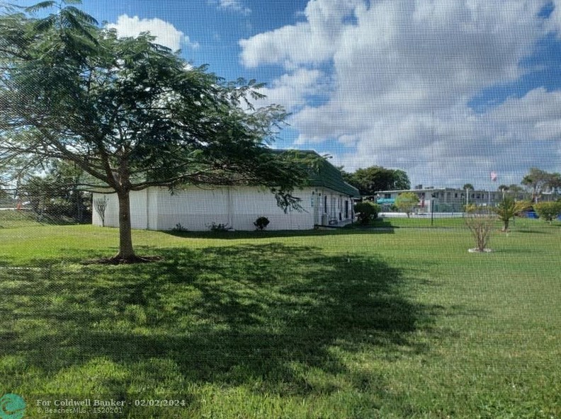 20180 2nd Ave, Miami, FL 33179-2923