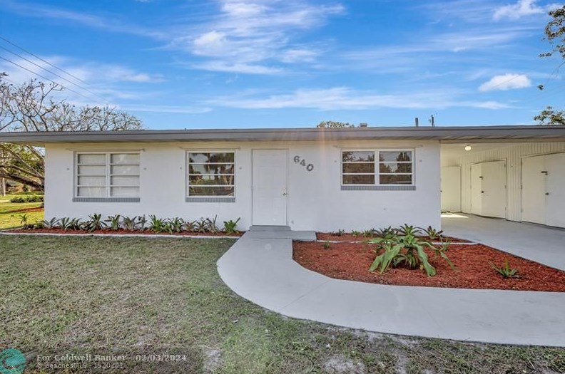 640 Beach Ave, Fort Pierce, FL 34952-1374