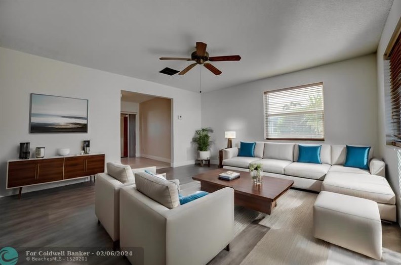 1004 Sw 5th Ct, Boynton Beach, FL 33426
