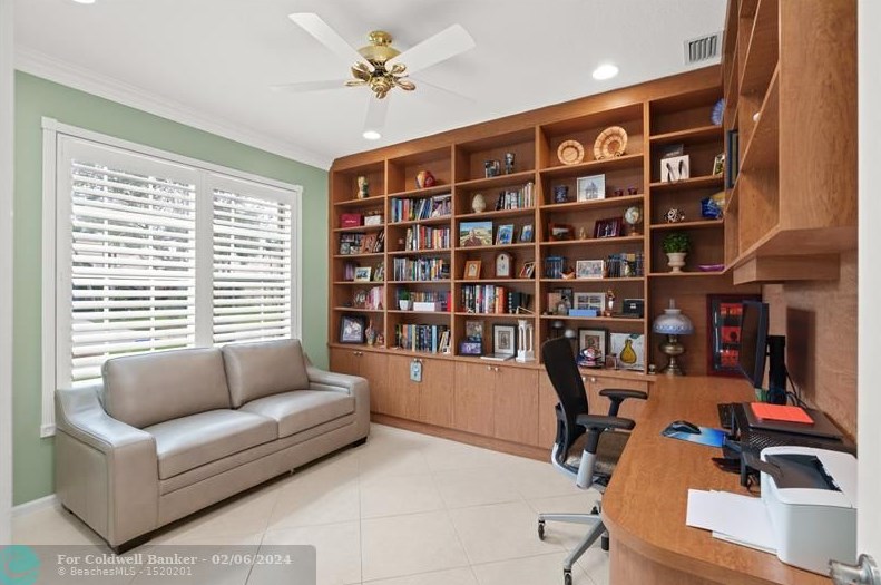 7062 Great Falls Cir, Boynton Beach FL  33437-3998 exterior