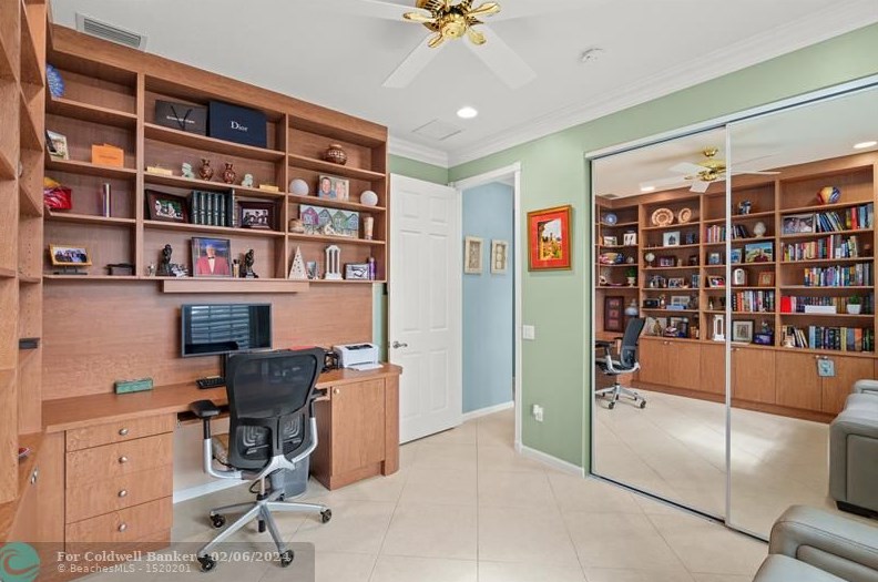 7062 Great Falls Cir, Boynton Beach FL  33437-3998 exterior