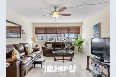 111  Golden Isles Dr, Unit #C1, Hallandale Beach, FL 33009 - Photo 12