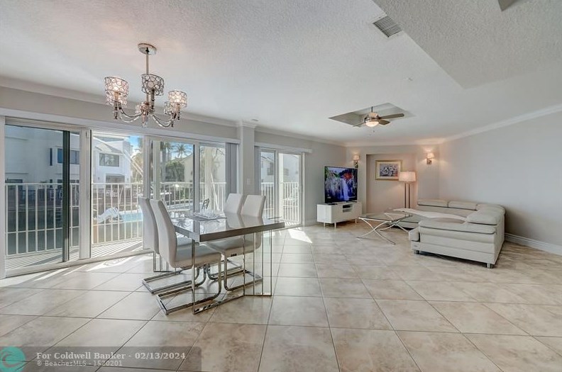 1118 Russell Dr, Boca Raton FL 33487-4222 exterior