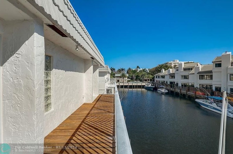 1118 Russell Dr, Boca Raton FL 33487-4222 exterior