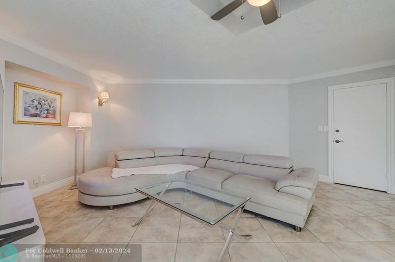 1118 Russell Dr, Boca Raton FL 33487-4222 exterior