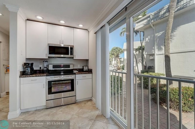 1118 Russell Dr, Boca Raton FL 33487-4222 exterior