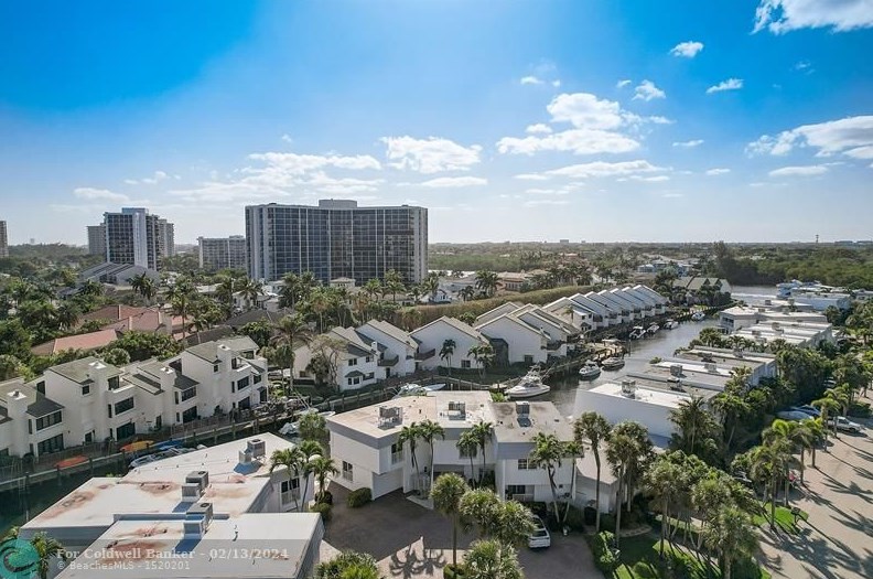 1118 Russell Dr, Boca Raton FL 33487-4222 exterior