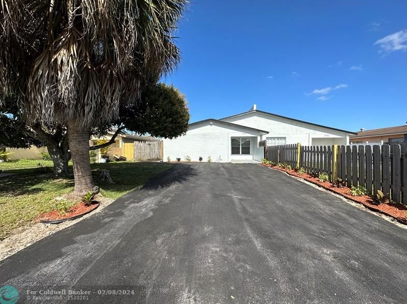 5793 S Rue Rd, West Palm Beach, FL 33415
