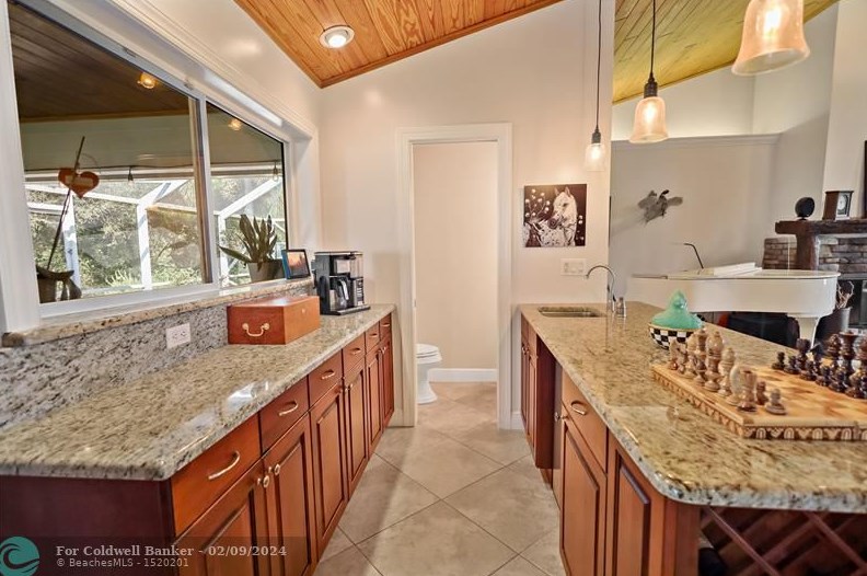 2189 42nd St, Vero Beach, FL 32968-1567