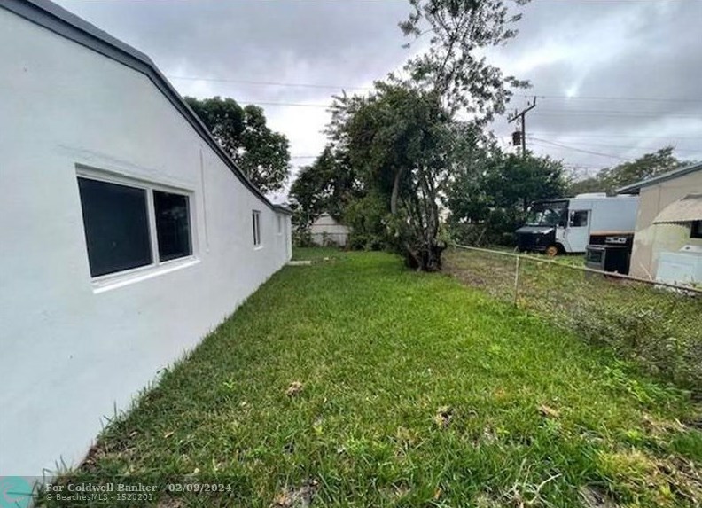 800 68th Ave, Hollywood FL  33024-7523 exterior