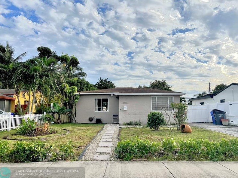 2506 Dewey St, Hollywood, FL