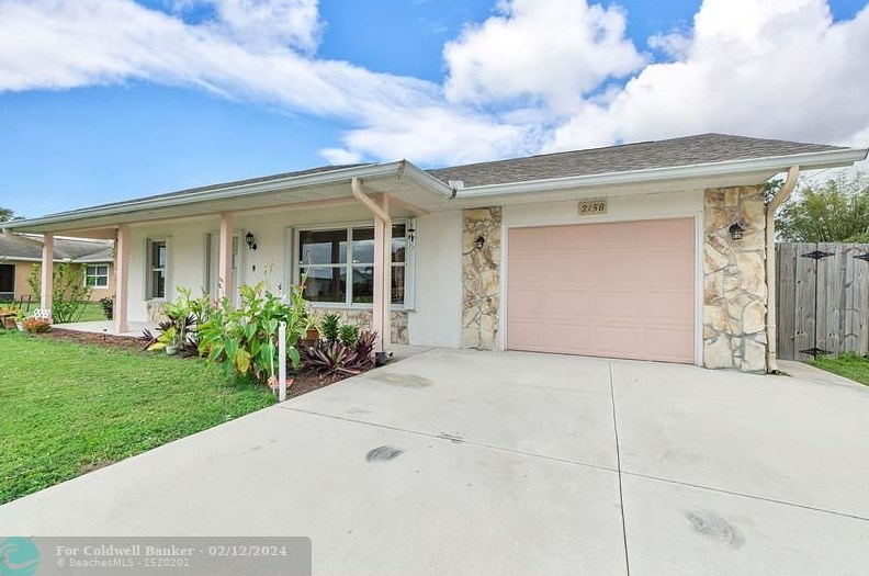 2158 Carnation Rd, Fort Pierce FL  34952-4925 exterior