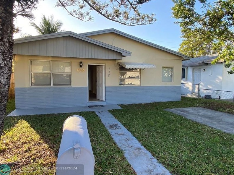 138 Sw 5th Ct, Dania Beach, FL 33004