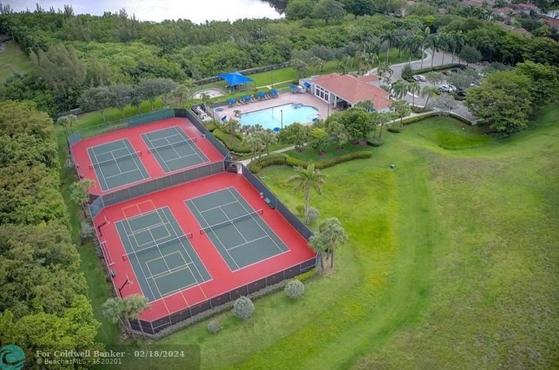 1765 Seagrape Way, Hollywood FL  33019-4899 exterior