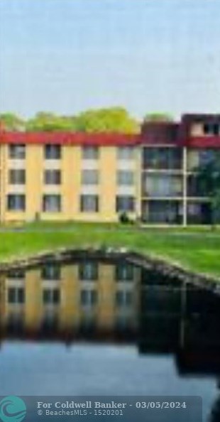 3195 Foxcroft Rd, Hollywood FL  33025-4189 exterior